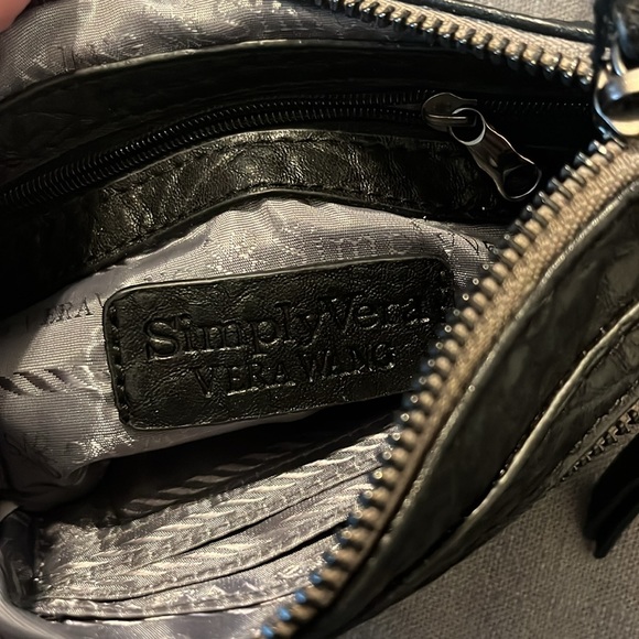 Small black wristlet - Picture 4 of 4